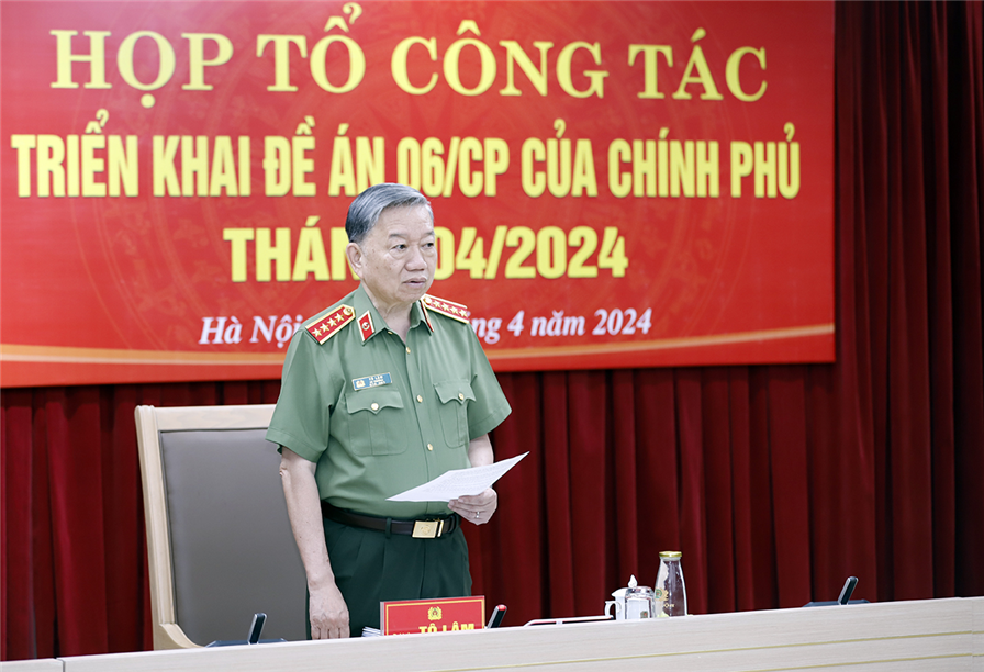 Họp Tổ công tác triển khai Đề án 06 tháng 04/2024